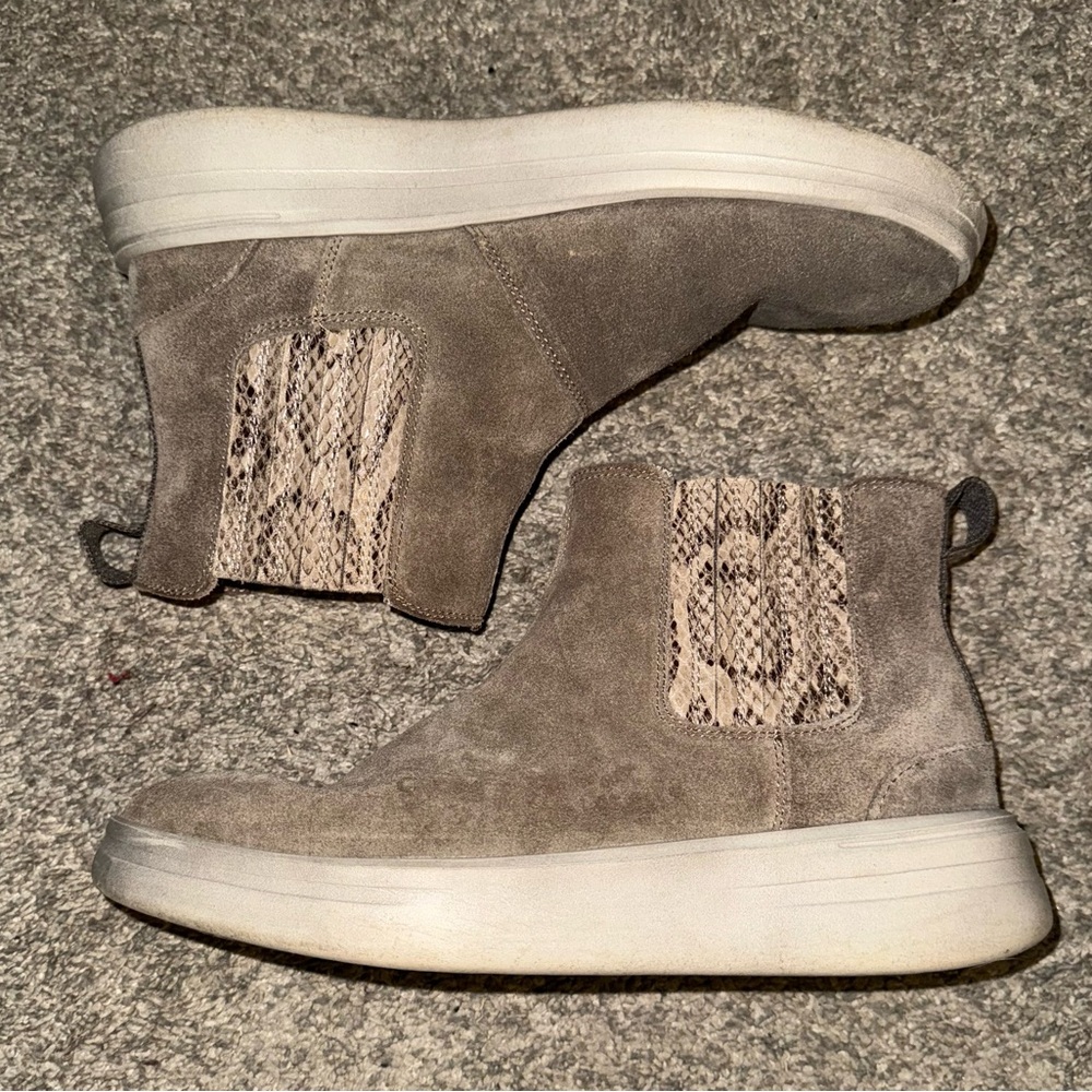 Hey Dude Tan Suede Women’s Booties